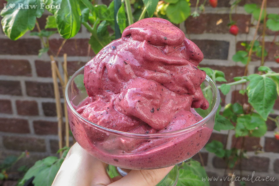 lody bananowo-jagodowe